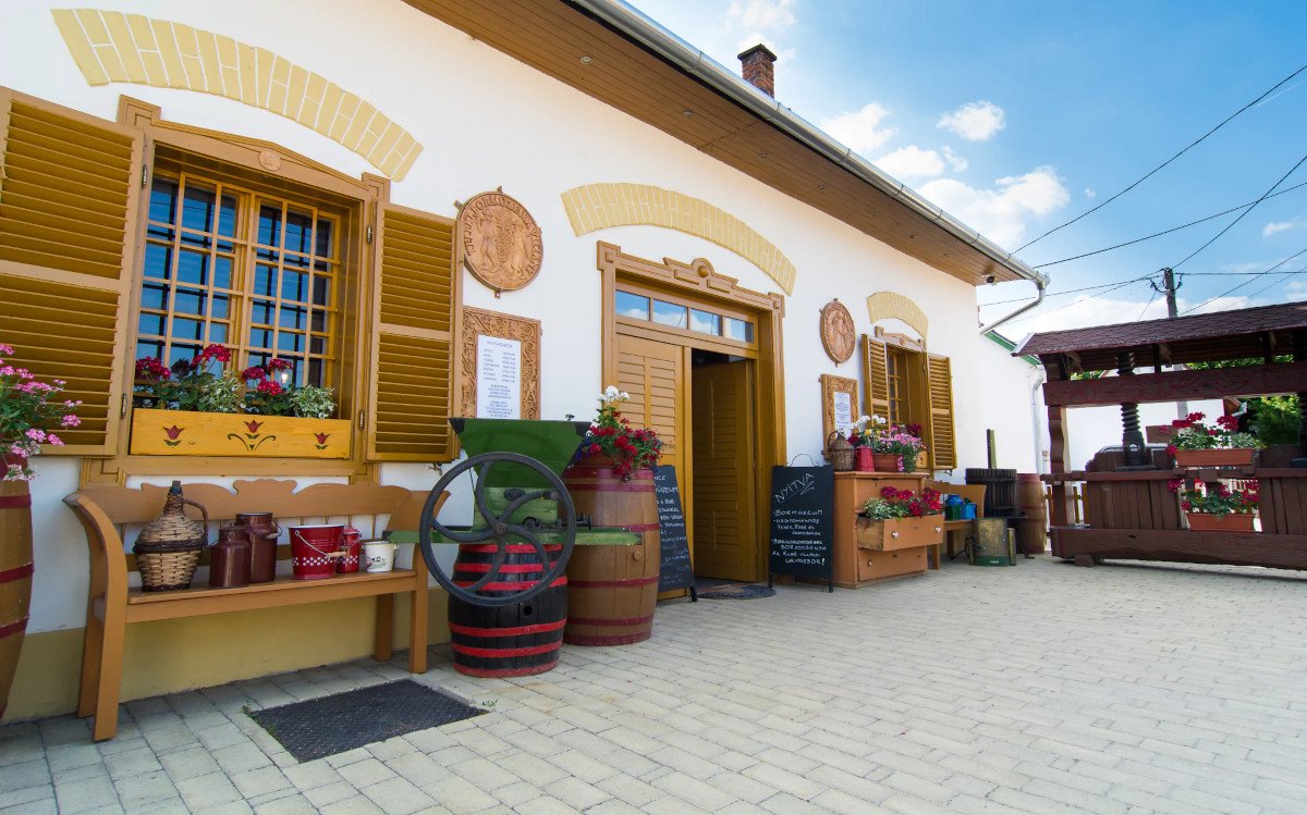 Villanjski Vinski Muzej i Gál Podrum